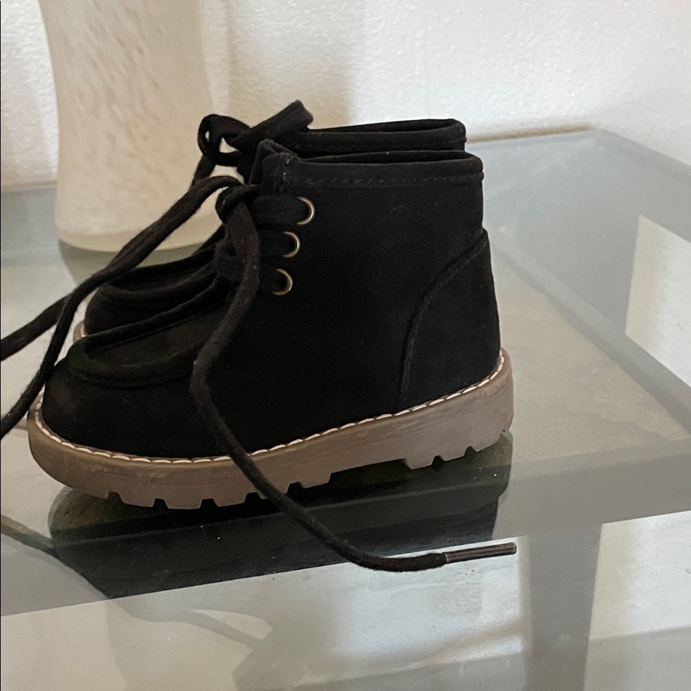 Old Navy Kids Black Lace-Up Boots